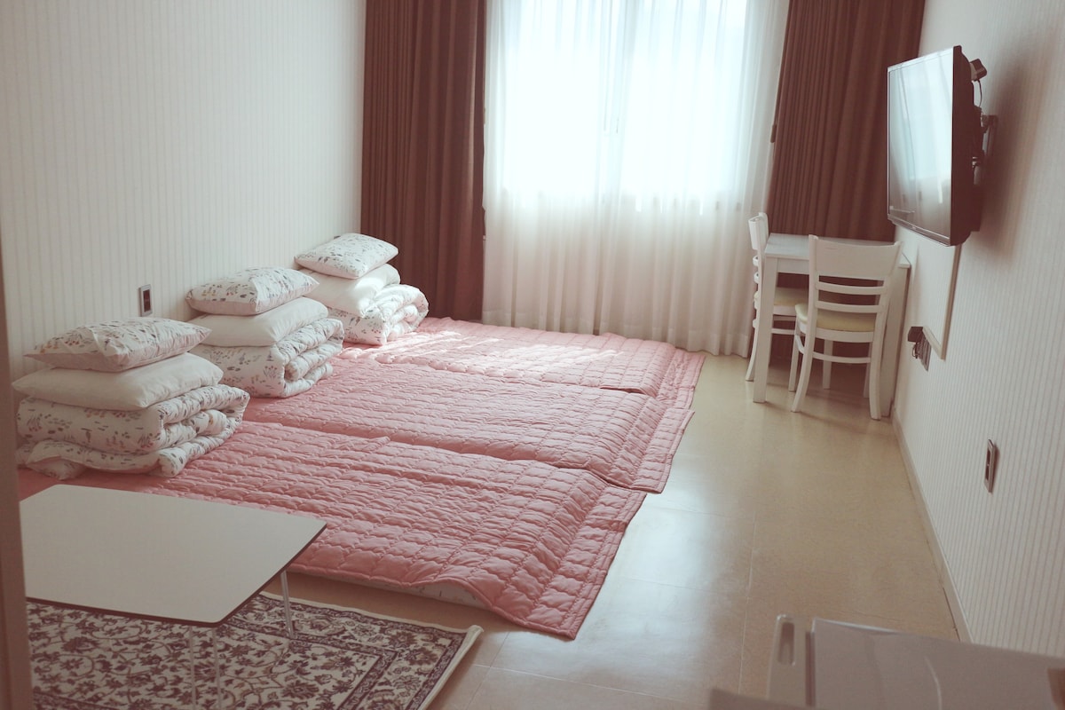★ 干净的粉色韩式客房★，最多★4人入住_602房间