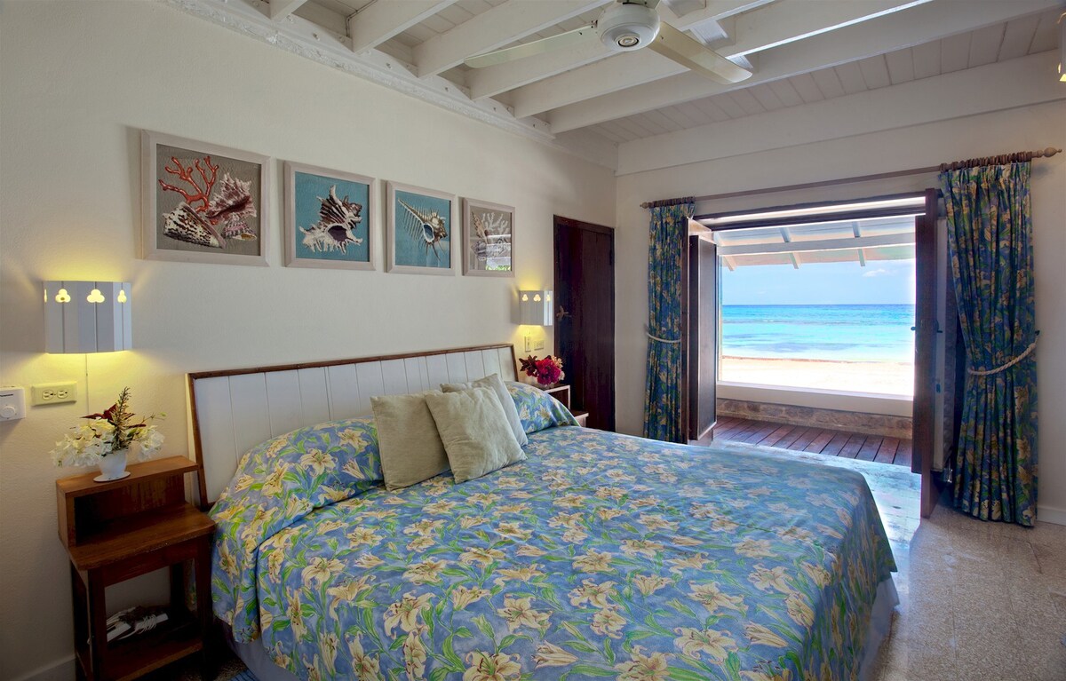 On Private Beach, Staffed, 3 to 6 Bdrms, 13 beds