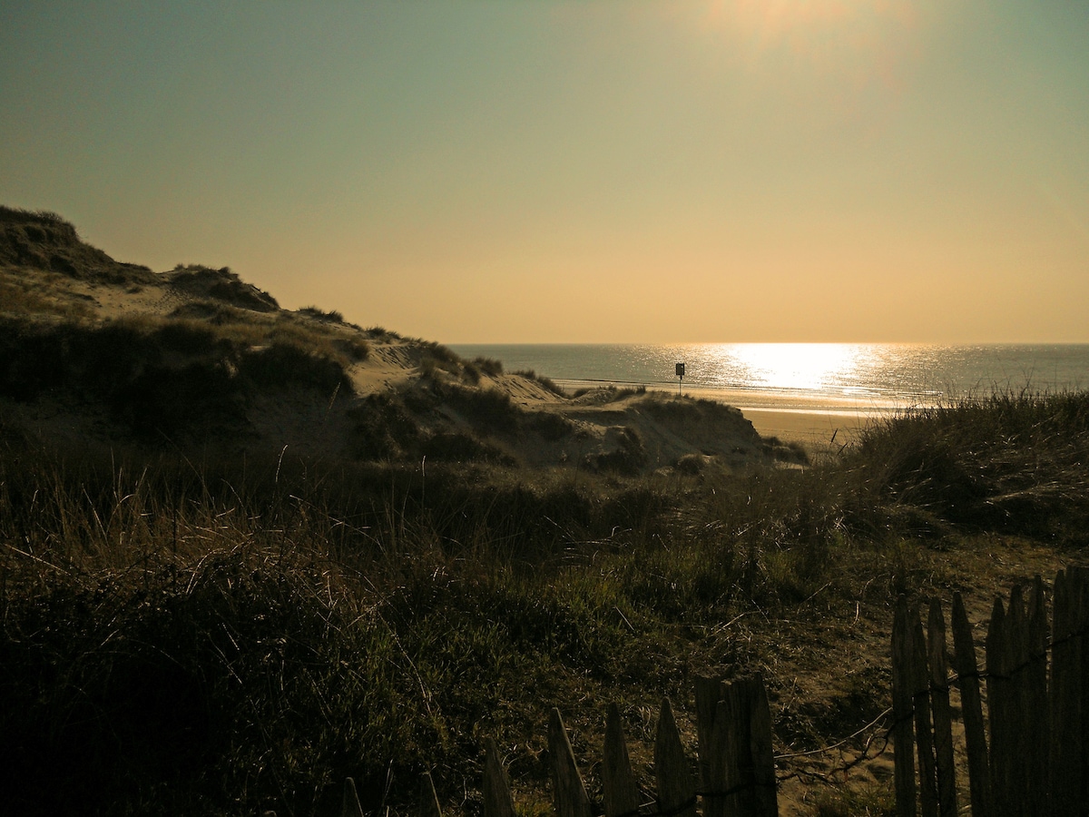 「L 'Appart d' Equihen-plage」，露台，可欣赏海景