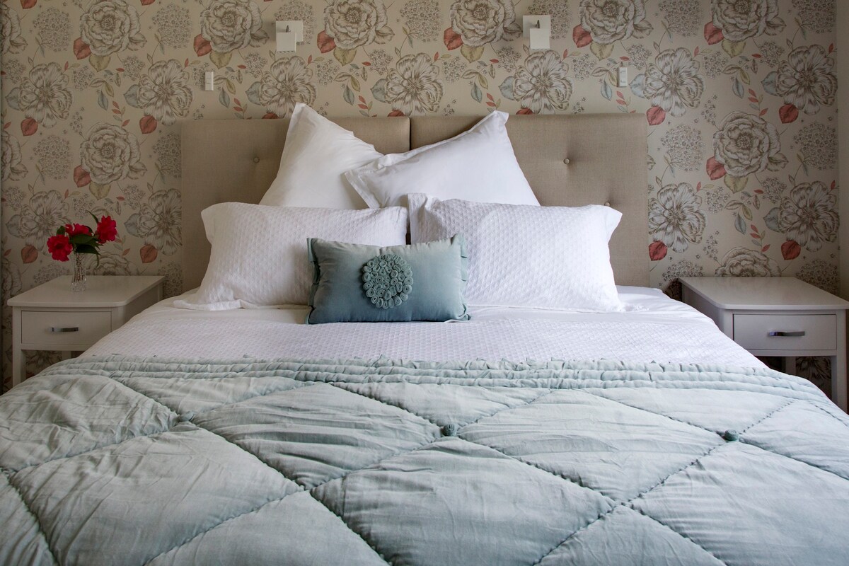 Grosvenor House Bed & Breakfast King/Twin Room