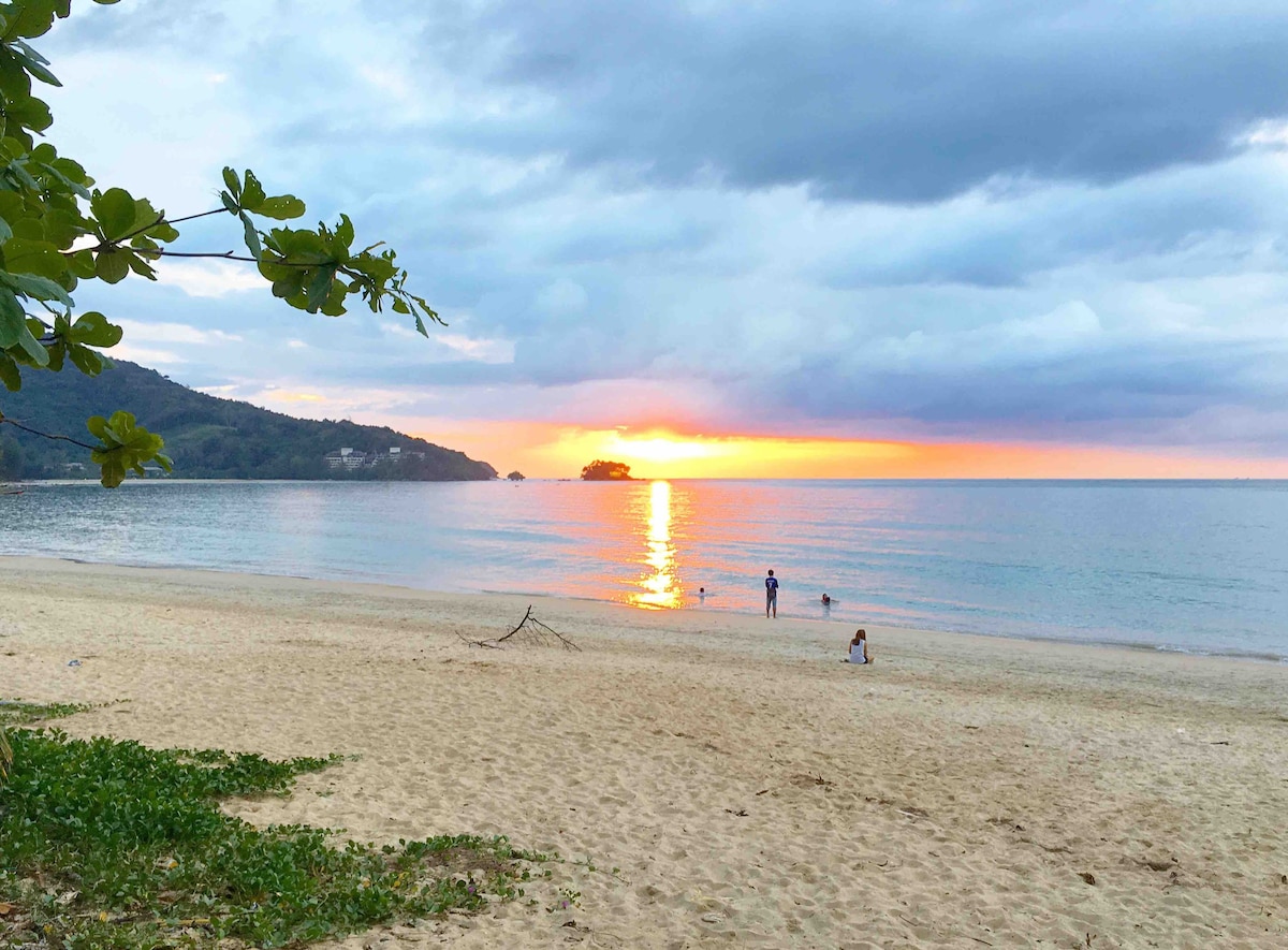 WOW两卧室公寓海景，游泳池，步行至海滩3-4位客人