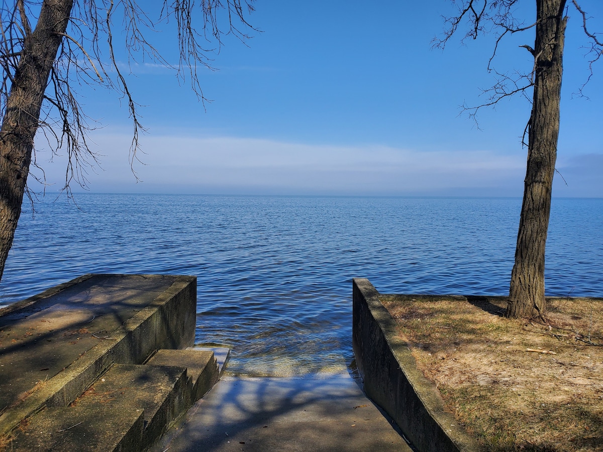 Green Bay/Door County Waterfront 3BR