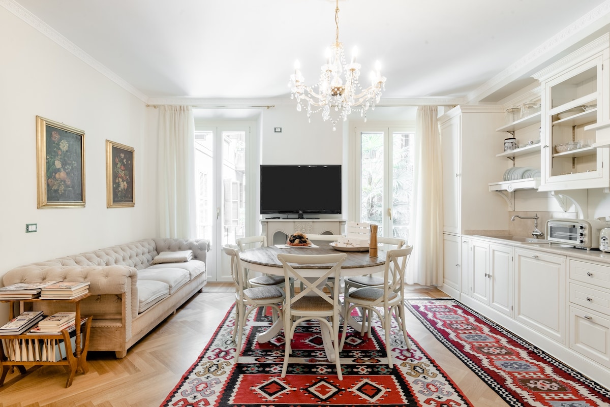 Chandelier Lights Apartment Milano