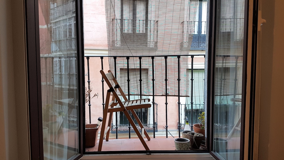 位于马德里市中心的现代公寓。