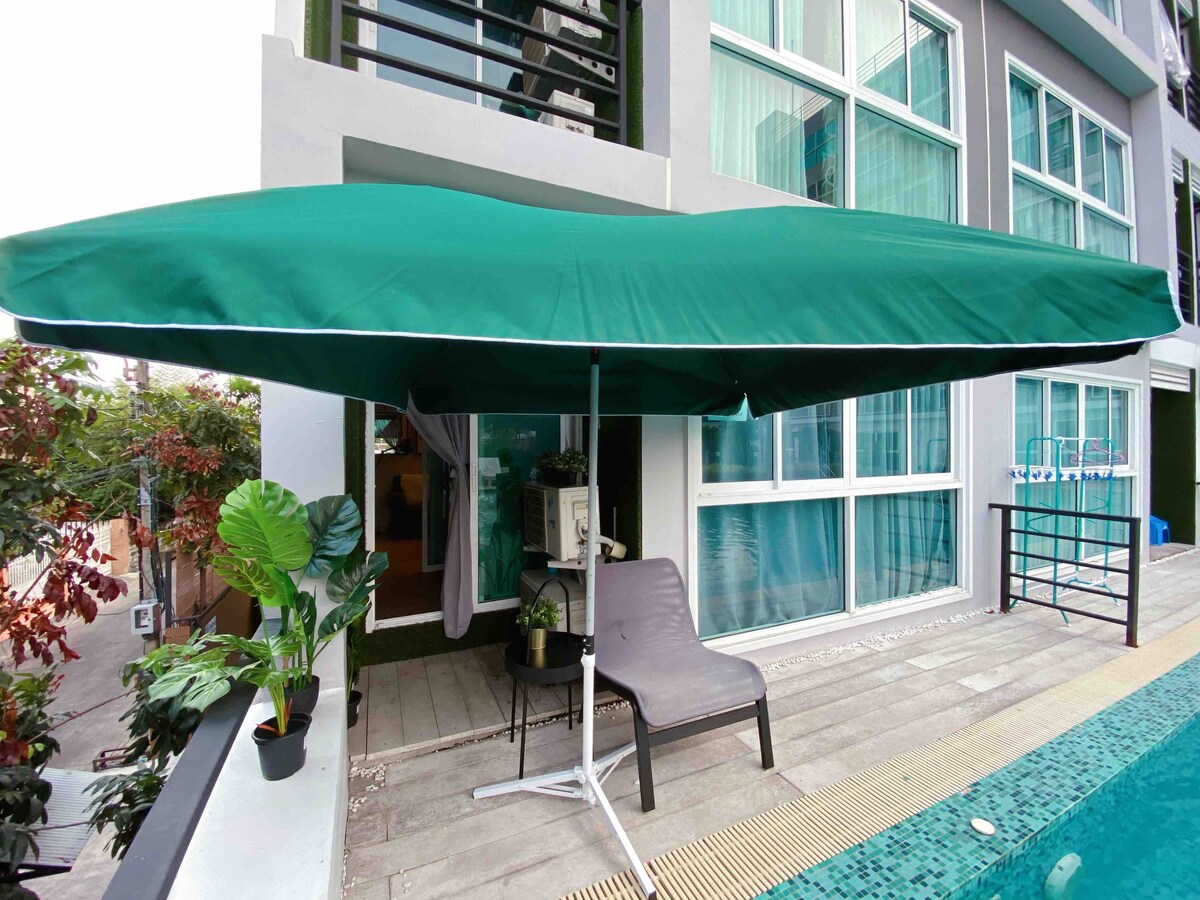 xiao‘ room   ins风直通泳池阳台房35平一居室公寓