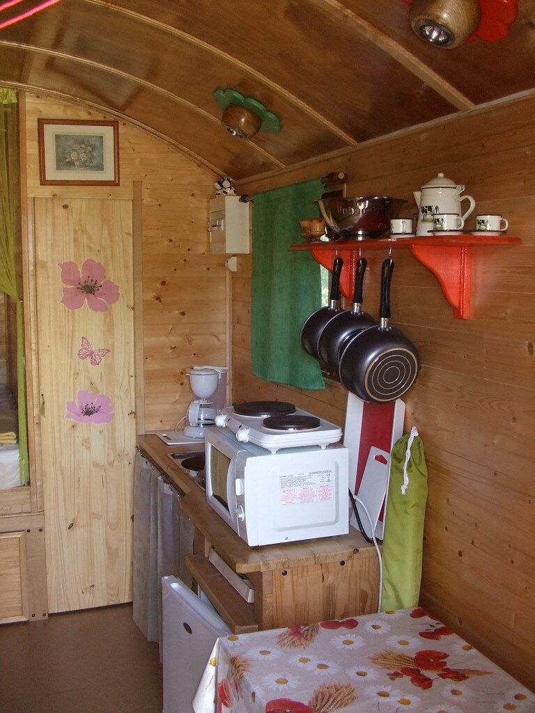 Biologique farm caravan