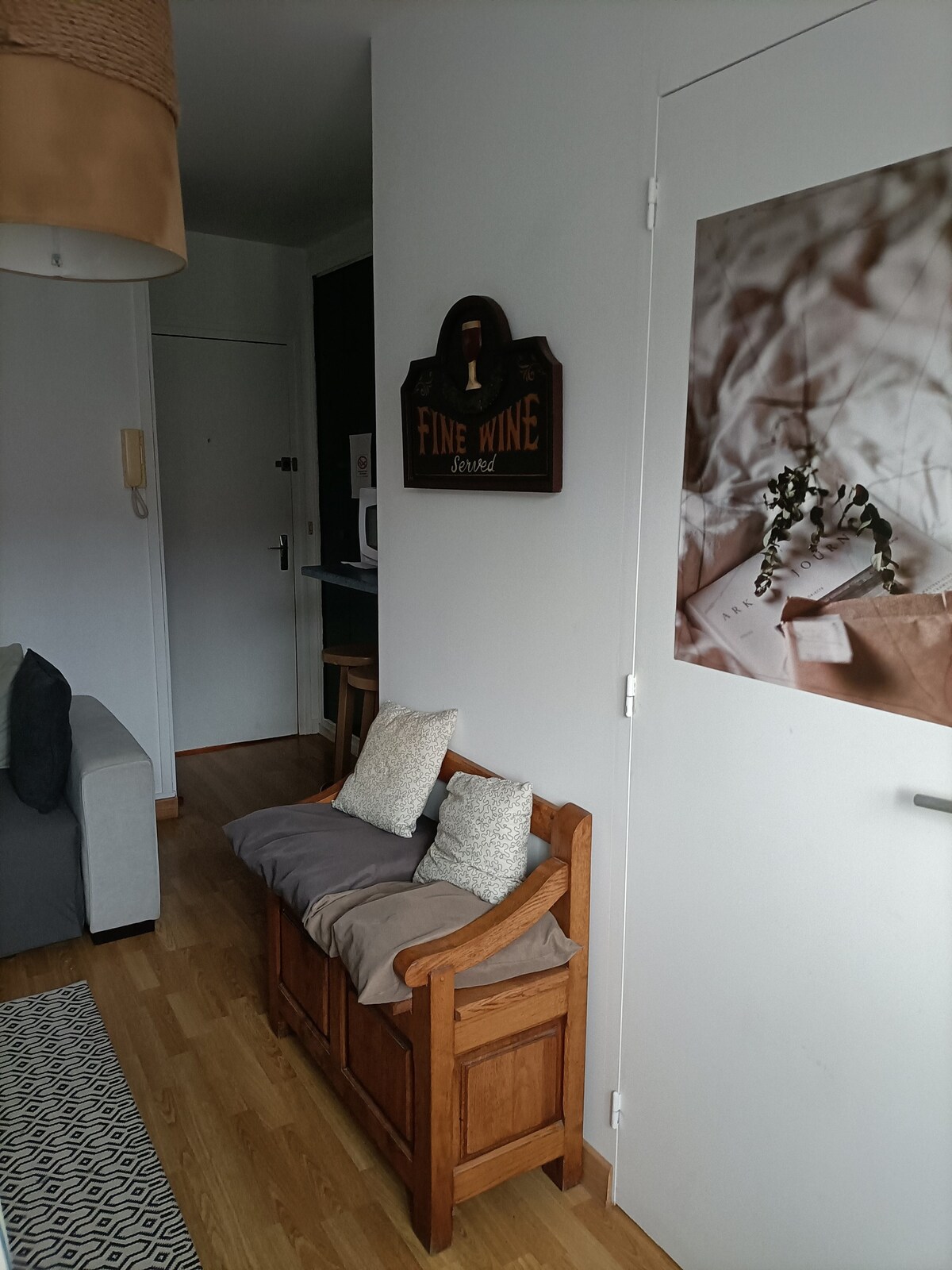 L'appartement se situe au troisième étage.