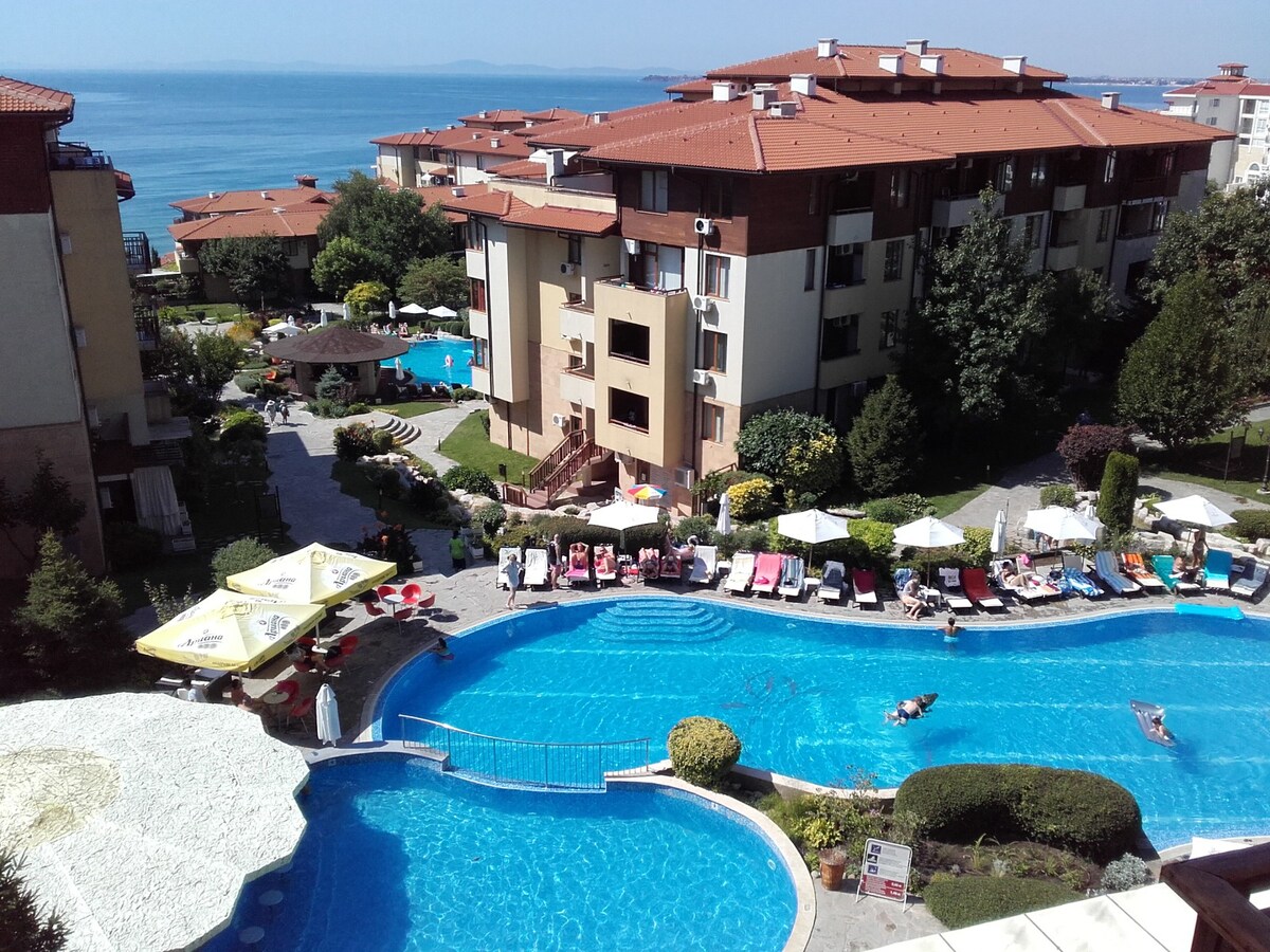 Sea view one-bed apartment in Sveti Vlas, Bulgaria