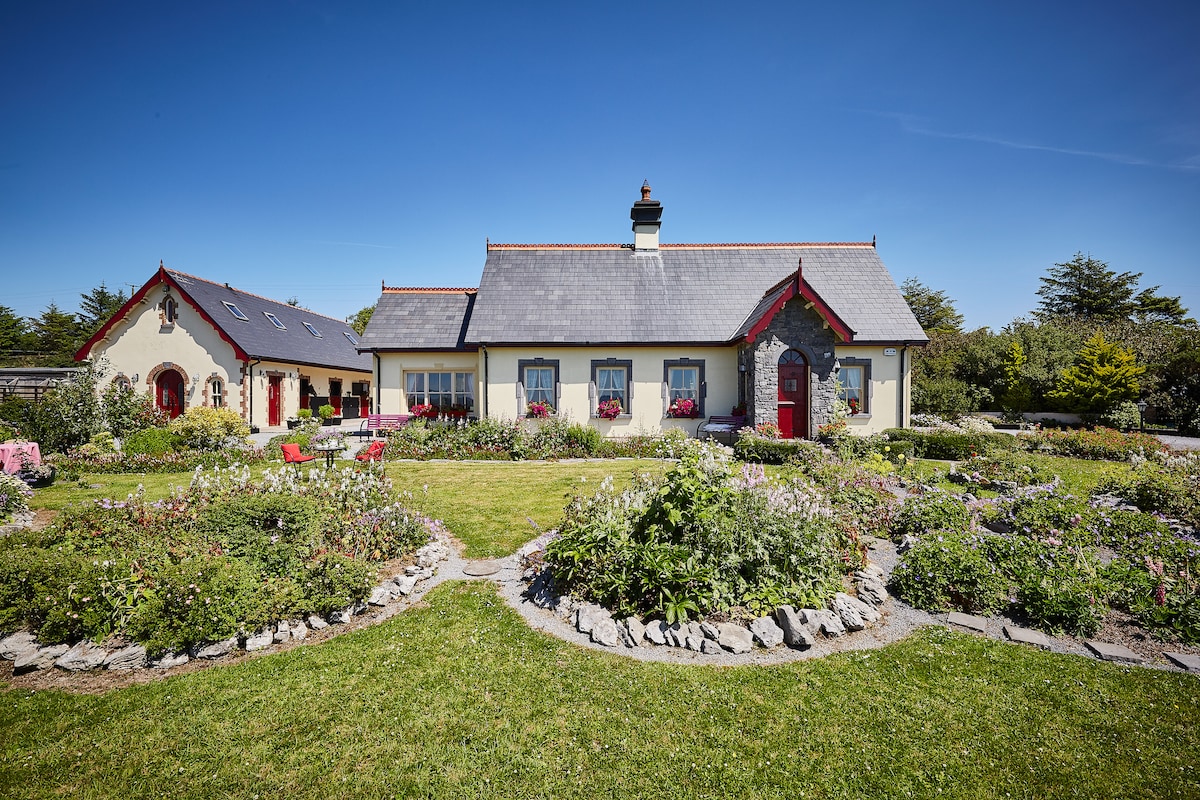 countyclare农家乐马场上的豪华古老乡村小屋