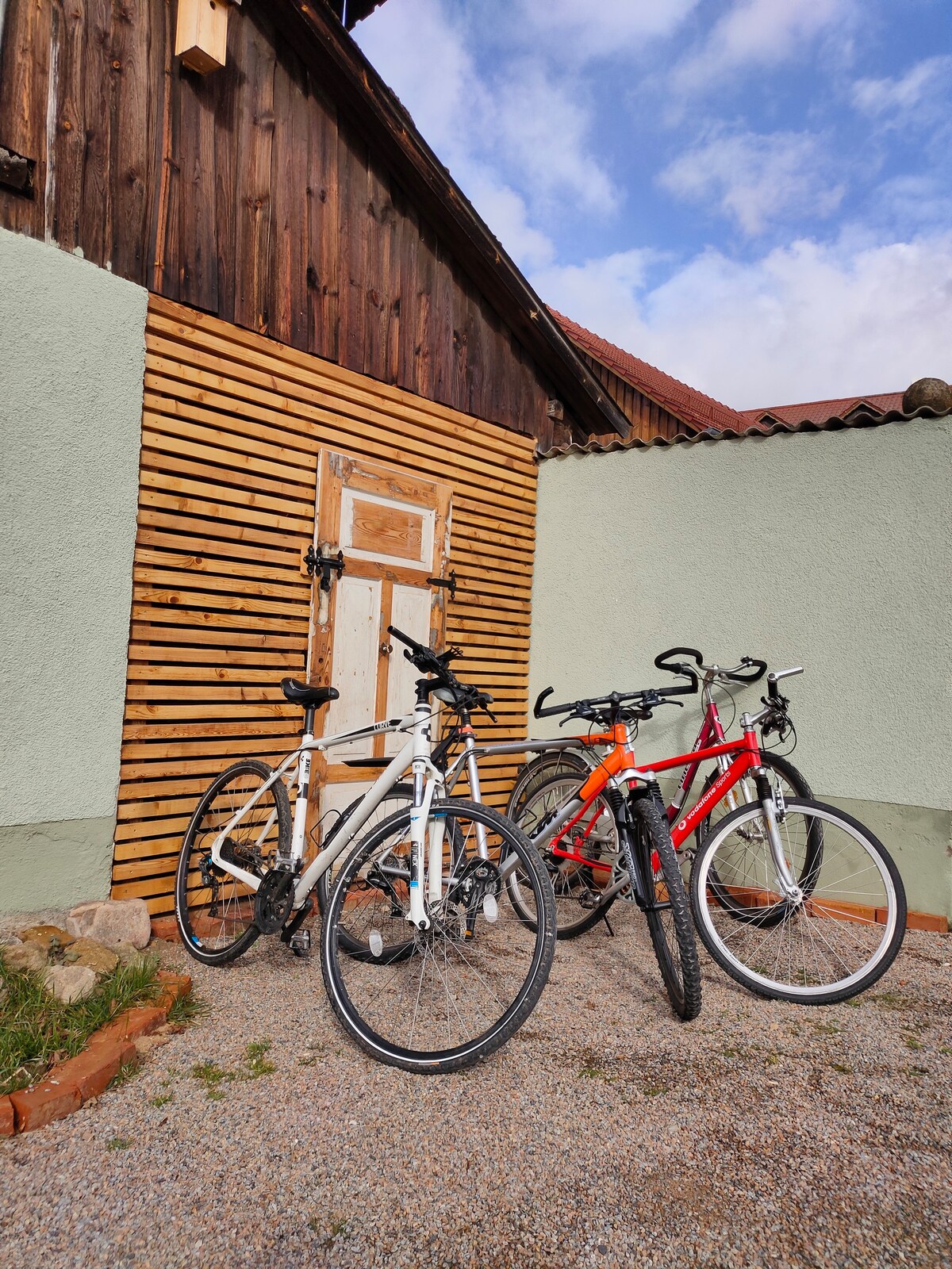 骑自行车出租的乡村别墅，配有热水浴缸和桑拿房（ 110平方米）