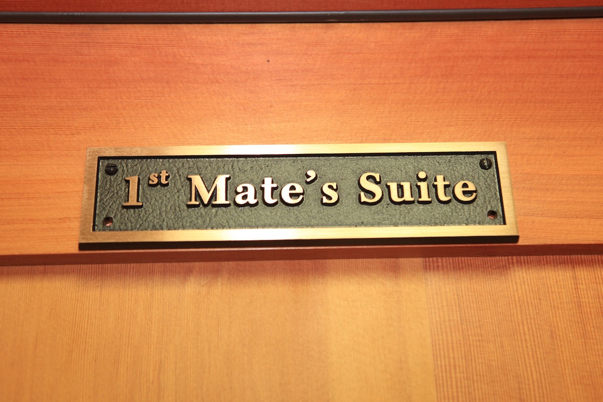 1st Mate 's Suite