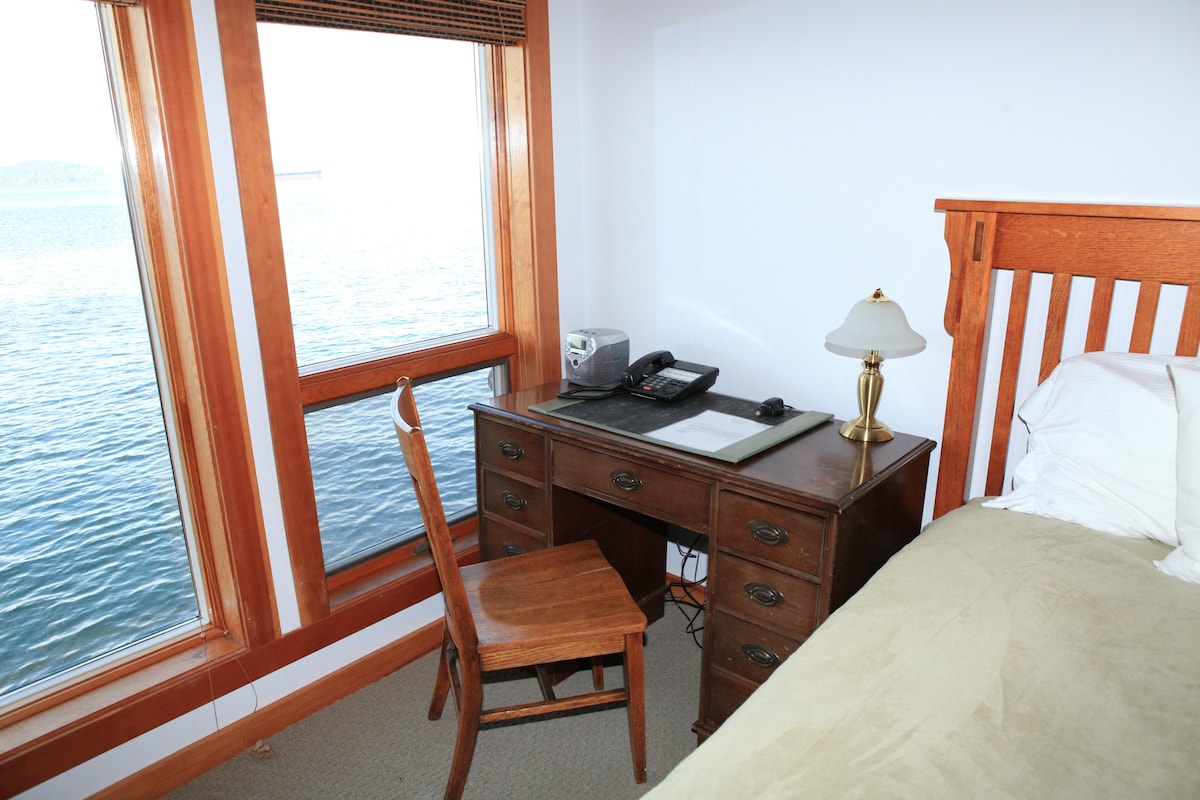 1st Mate 's Suite