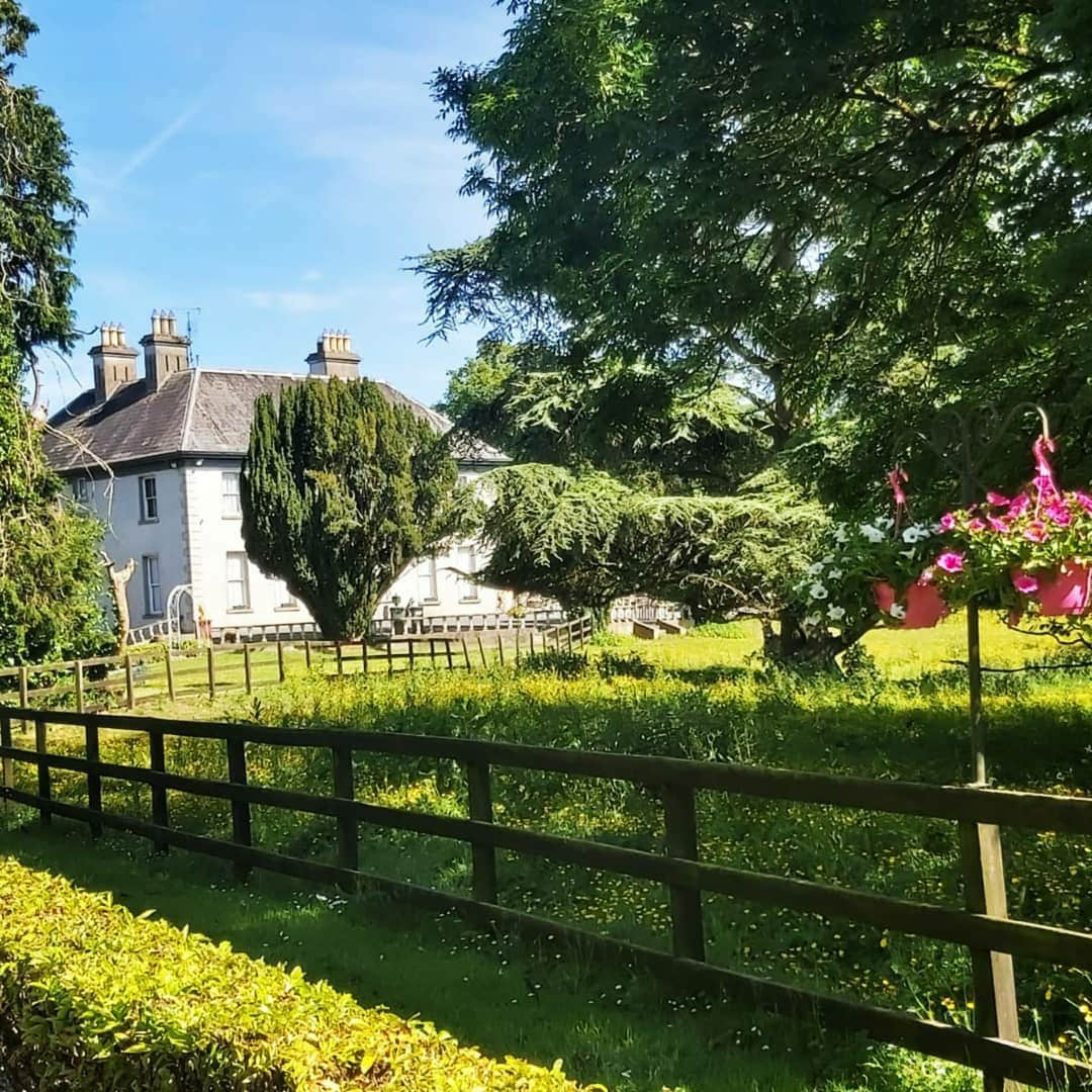 Period Irish Manor - Ballycumber House