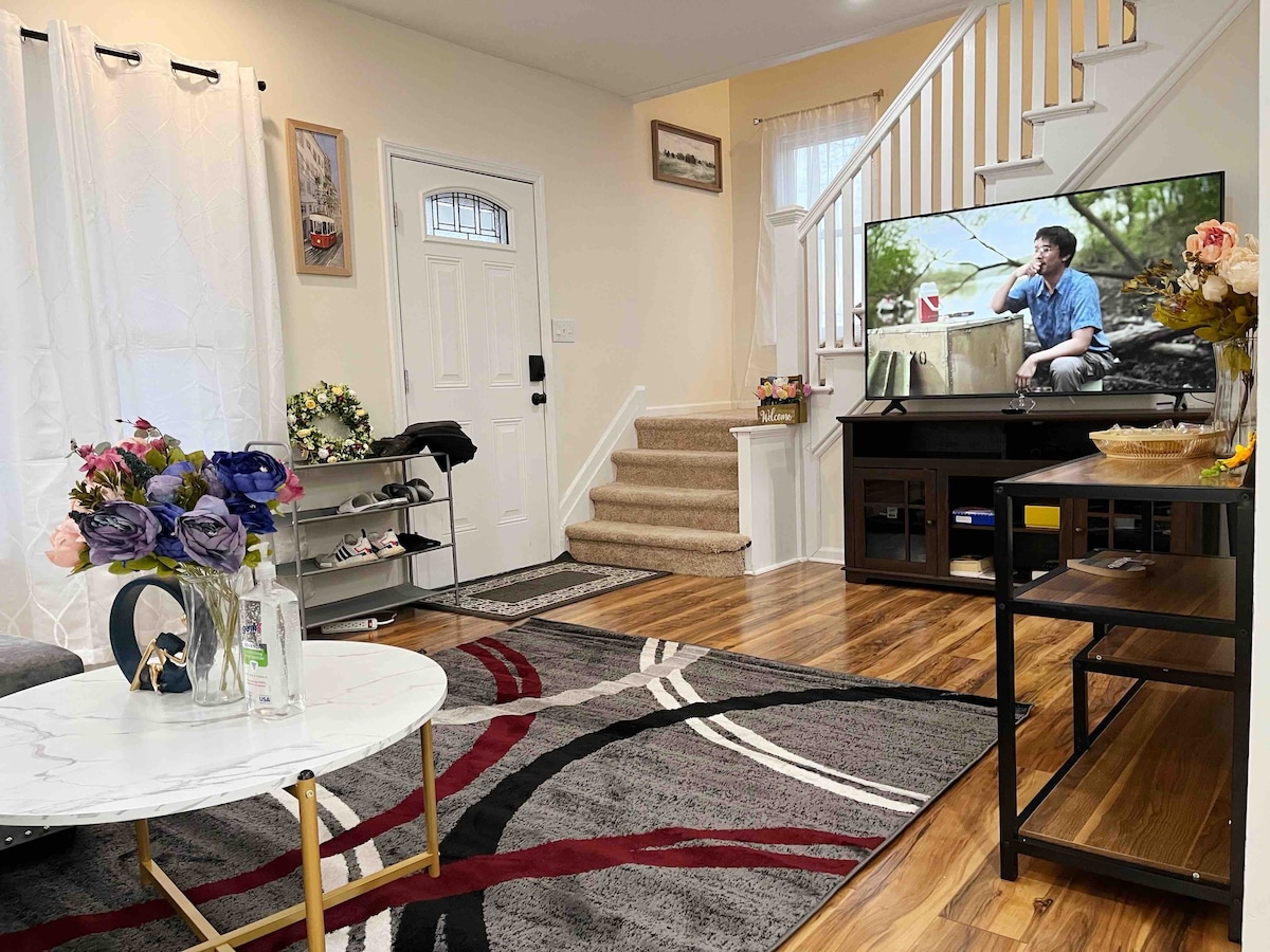 超级可爱、梦幻般的家，配备65英寸电视、空调、烧烤……