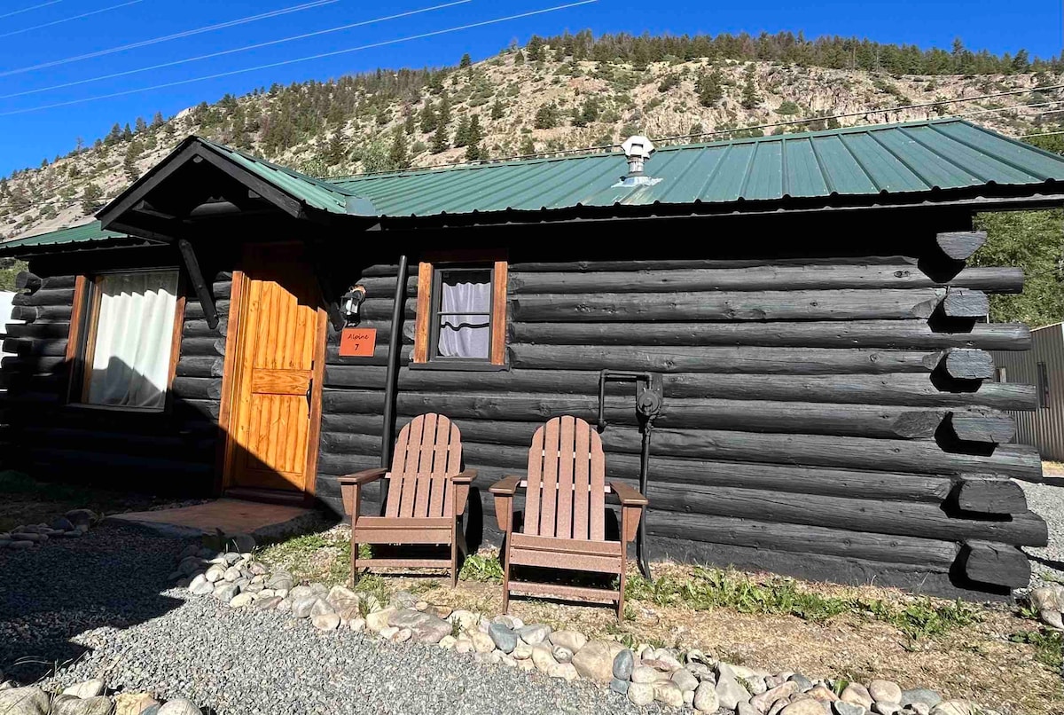 Alpine Village - Cabin 7
