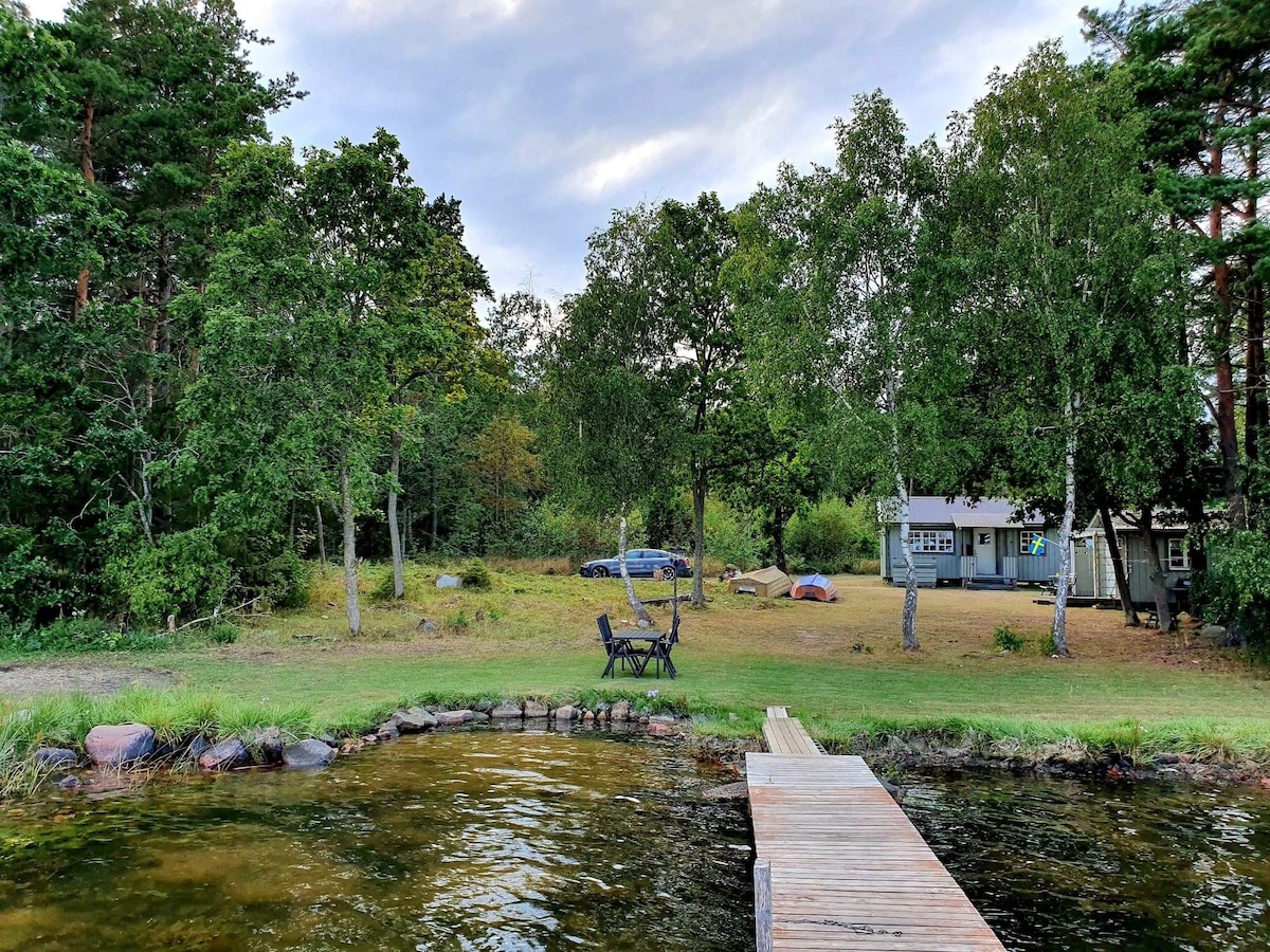 Hus vid havet med egen brygga!