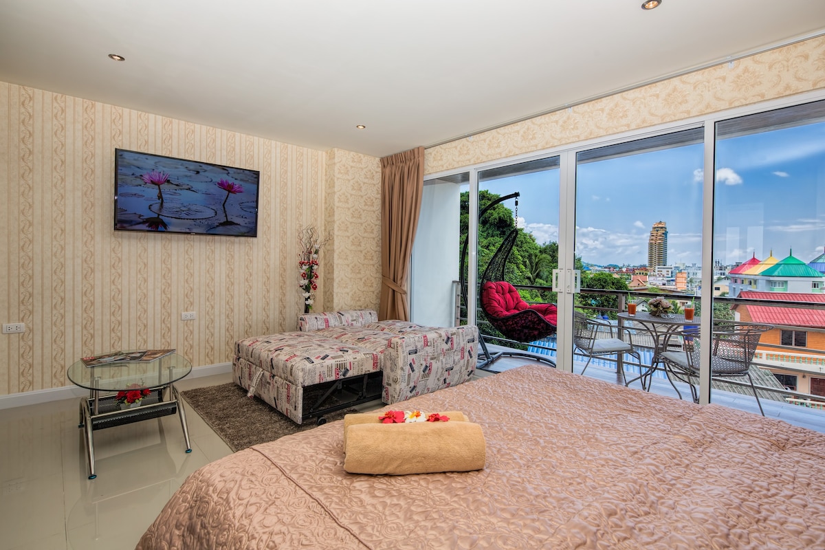 芭东海滩温馨且设备齐全的单间公寓， 40平方米。