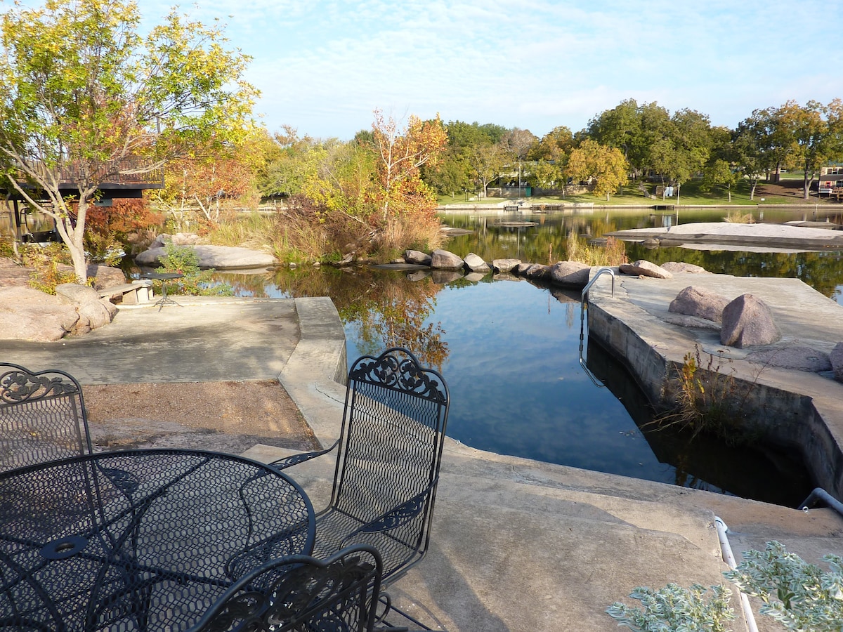 Sans Souci on Lake LBJ