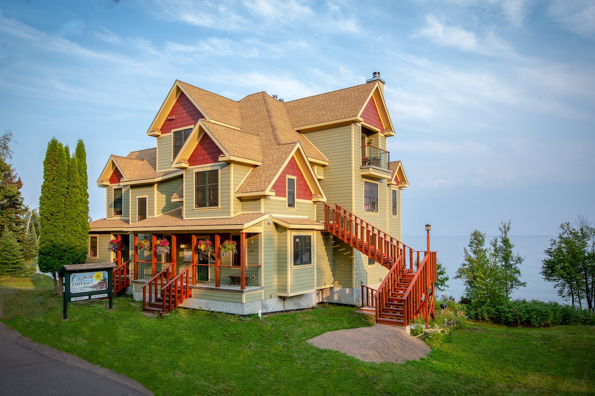 Croftville Road Cottages # 5.位于苏必利尔湖（ Lake Superior ）。