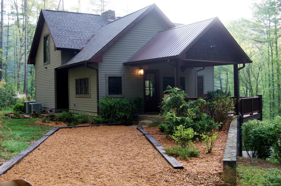 拉蓬湖山之家（ Lake Rabun Mountain Home ） ，可通往水。