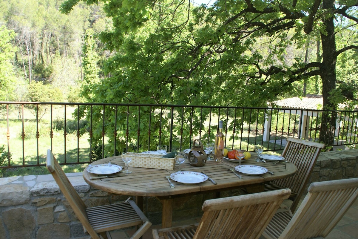 Charming house in the forest with private pool