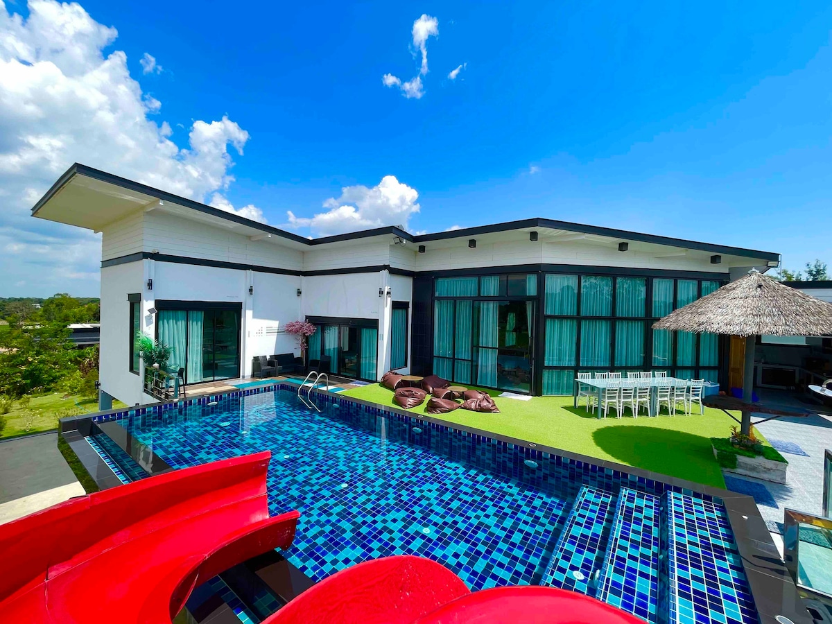 Joyful Pool Villa