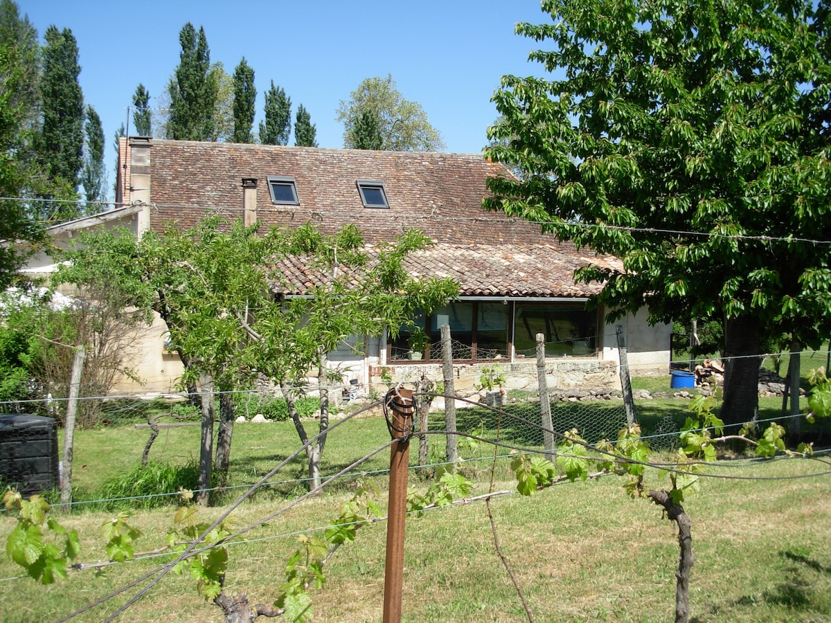 Chambre, jardin à la campagne, en toute simplicité