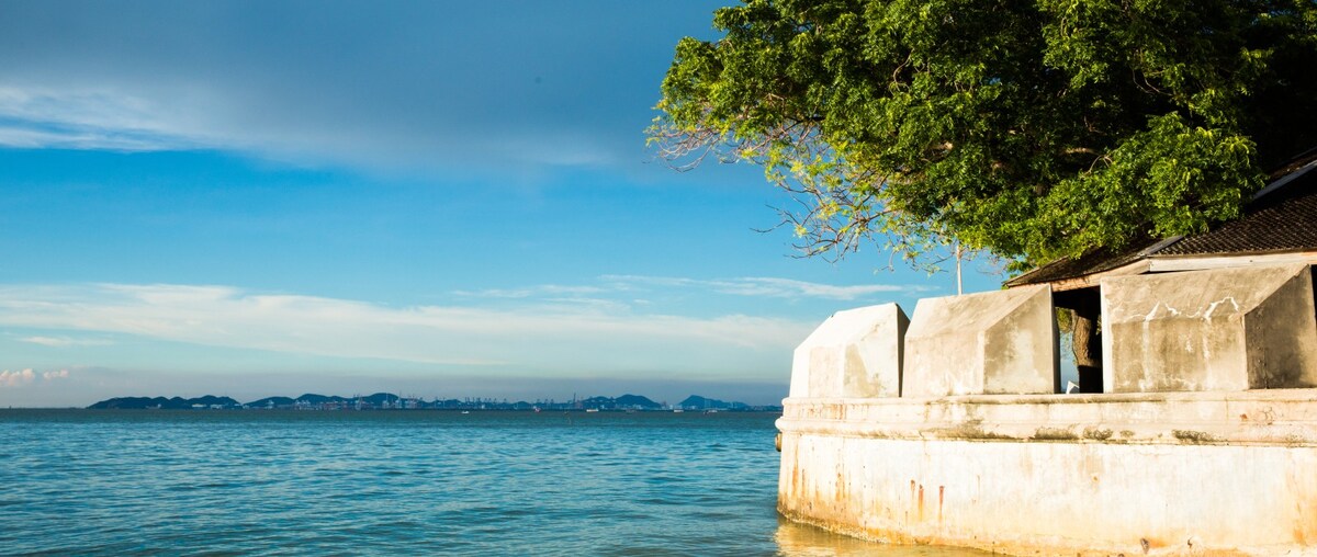 芭提雅私人海滩度假别墅AIR-SKY Pattaya Beachfront Villa