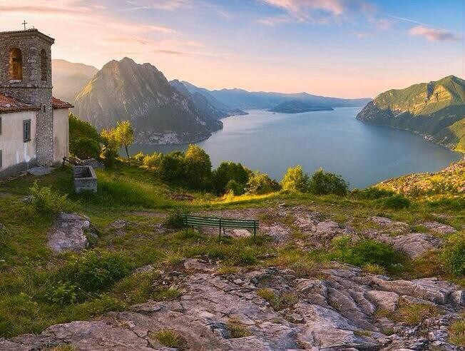 the Plateau of Flowers, Esmate Lago d 'Iseo