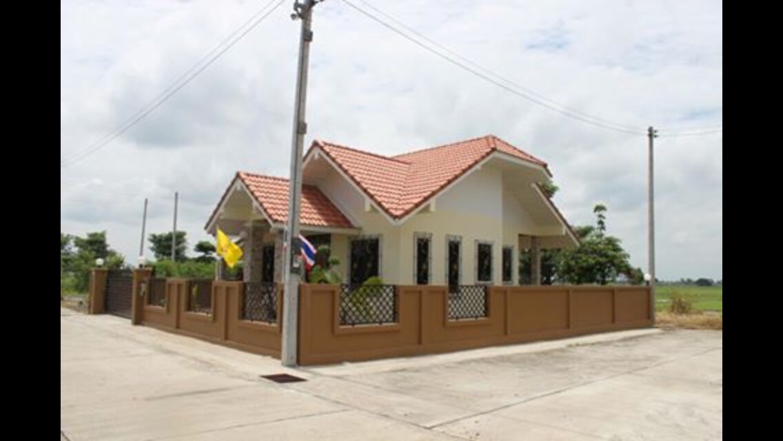 Small house near Phichit