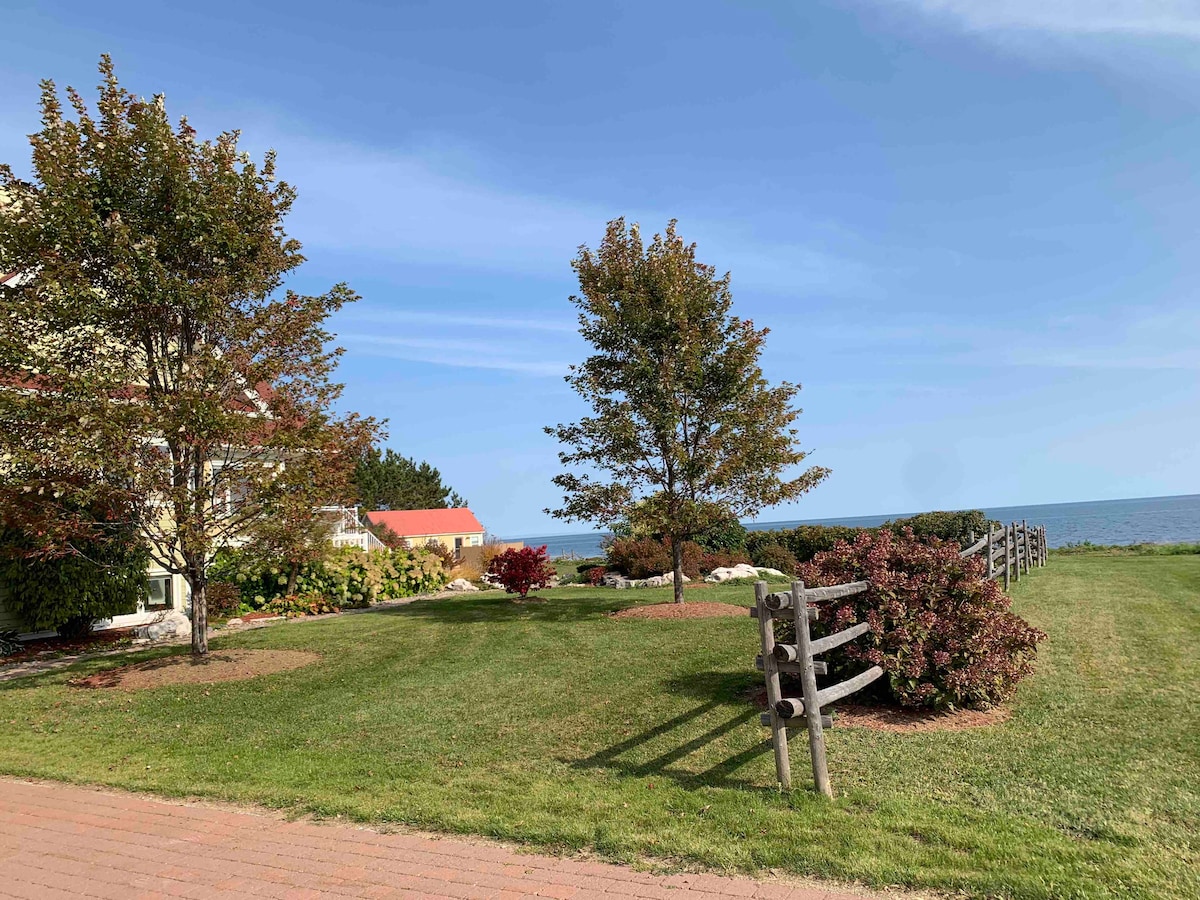 Salty Winds Oceanfront Stay on Bay of Chaleur