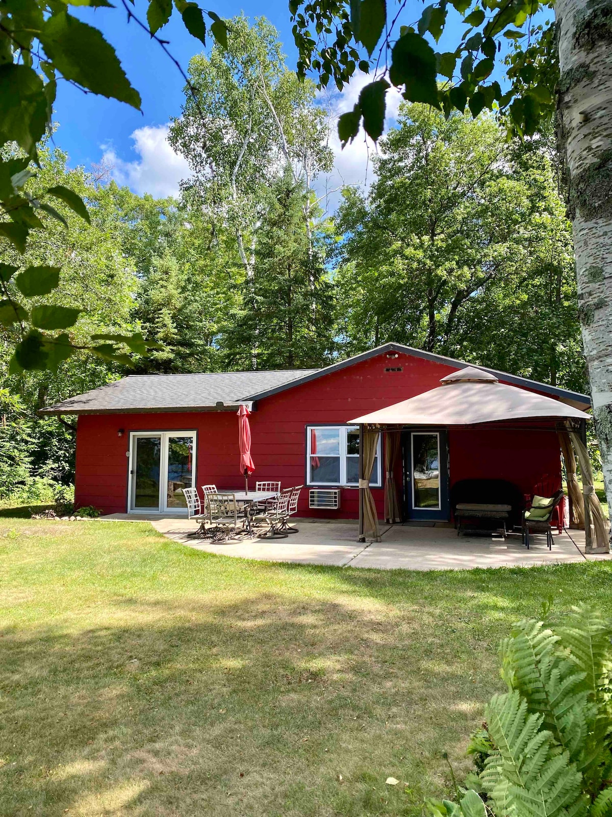 Private Lakeside Cabin - 2 Boats, Kayak & Canoe