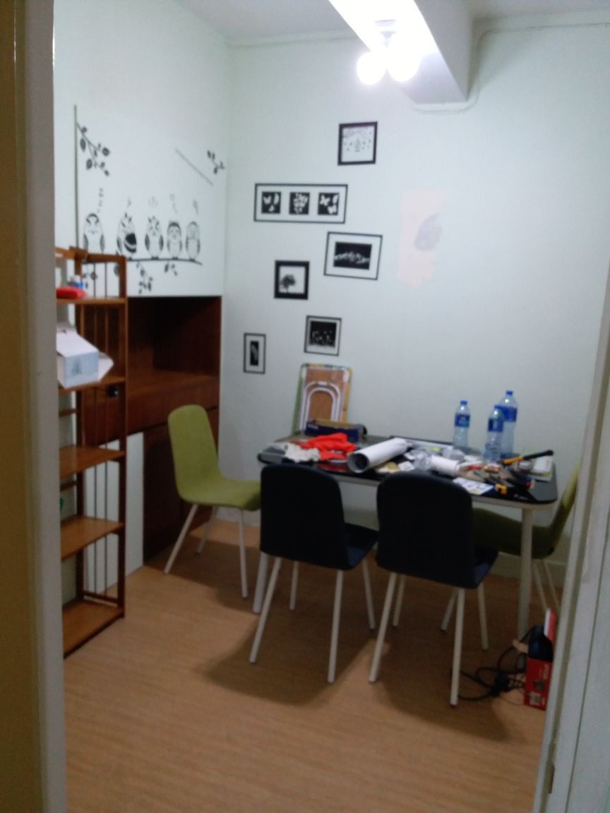 Great room available in Kennedy town(k6d)
