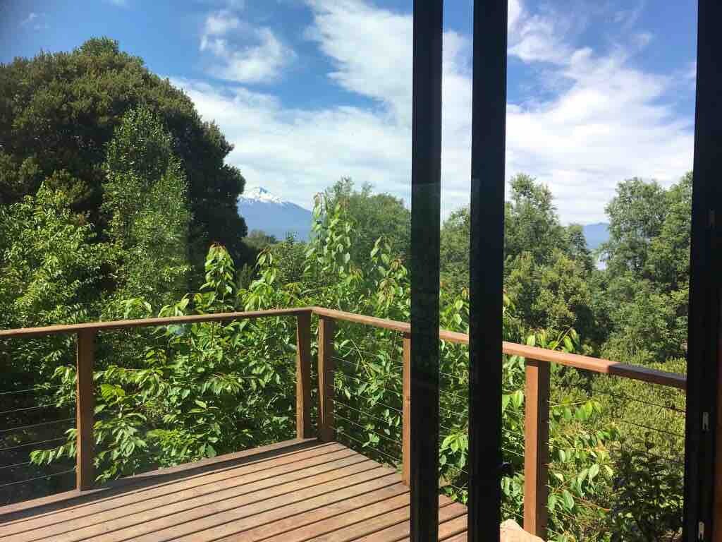 可俯瞰维拉里卡火山的美丽新房子