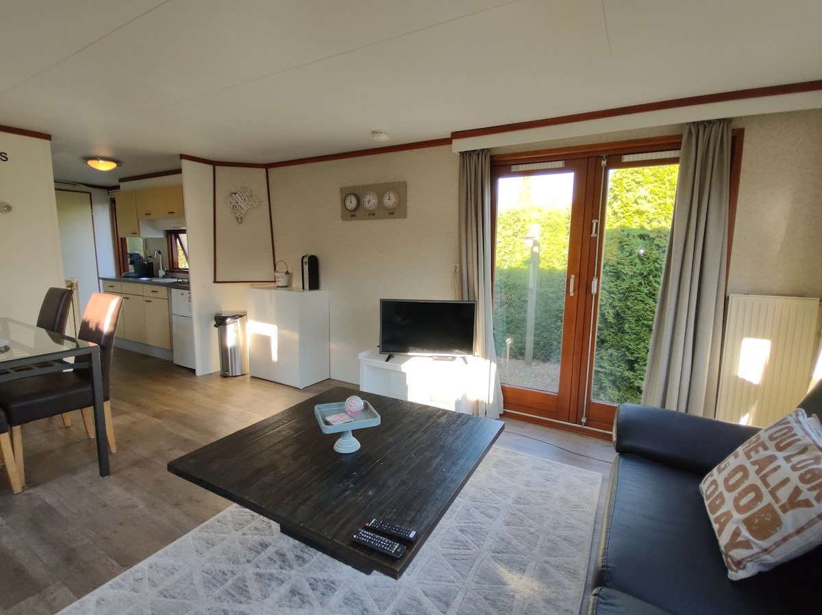 Ruim chalet met veel privacy op rustig bospark