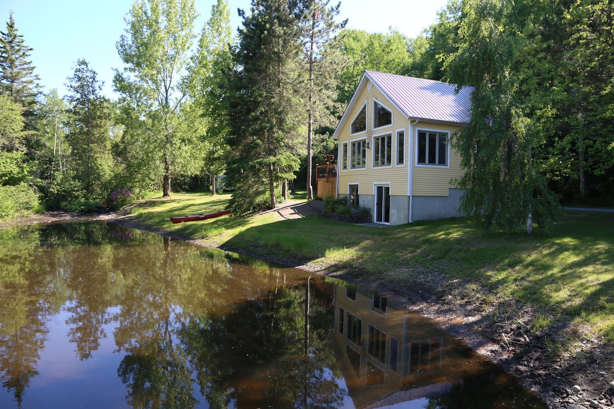 Waterfront Chalet Dan 's - Snowmobile Waterfront