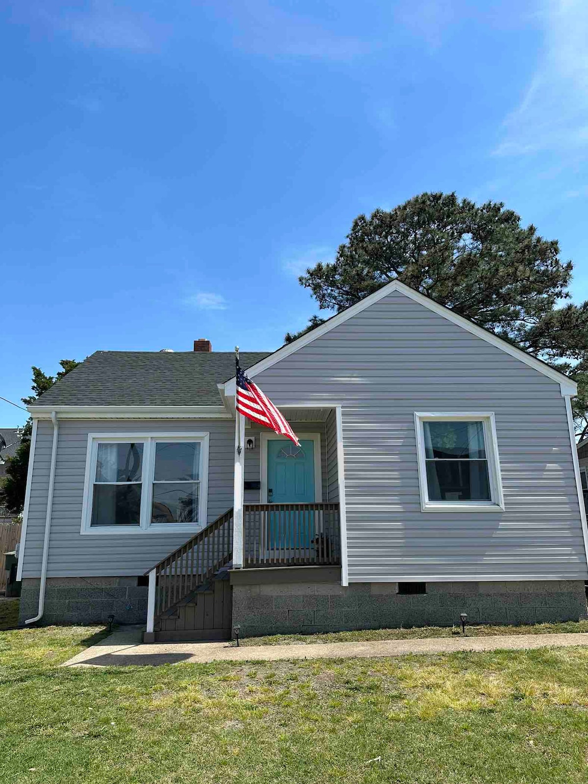 The OV Beach Shack : cozy, fun beach house!