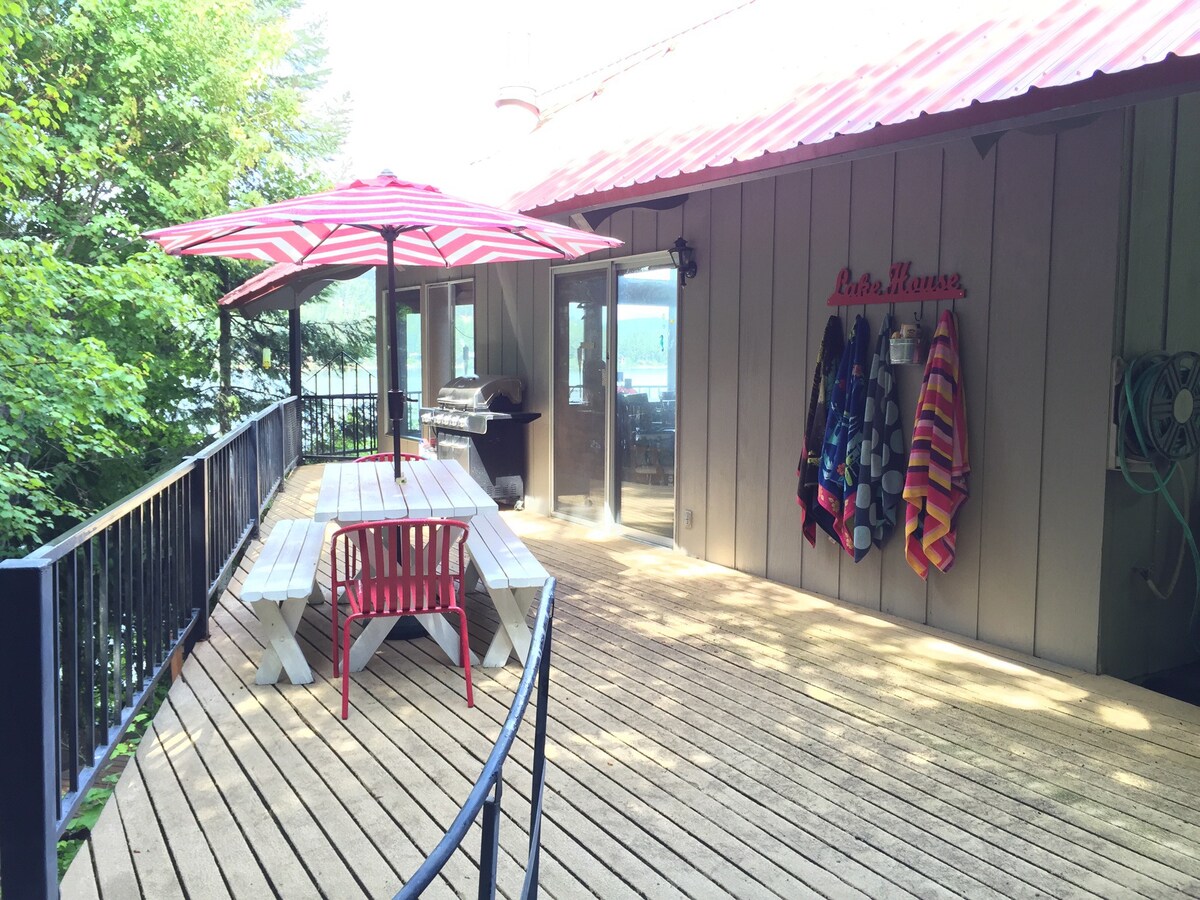 Family fun cabin on Rockford bay