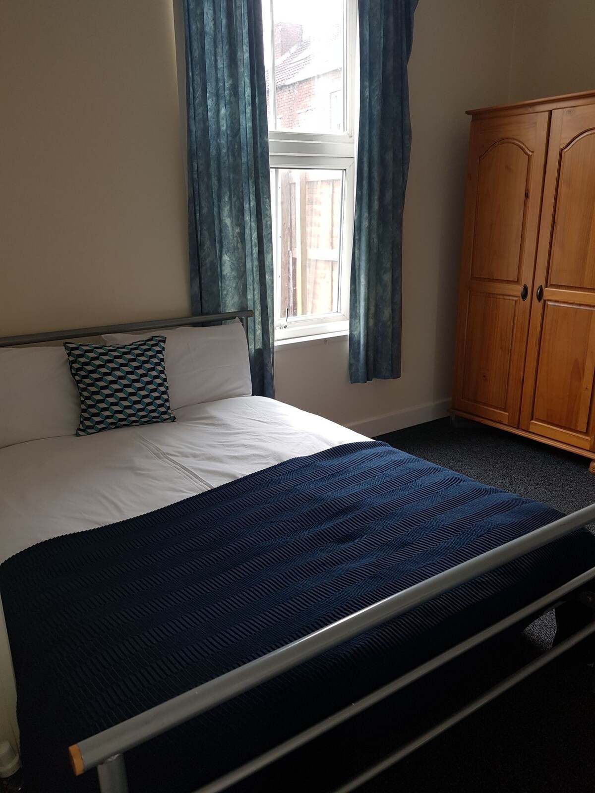 Ensuite Rooms near City Centre and Universities