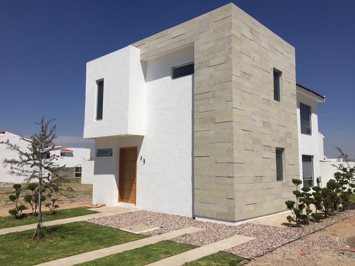 Hermosa casa minimalista en Aguascalientes
