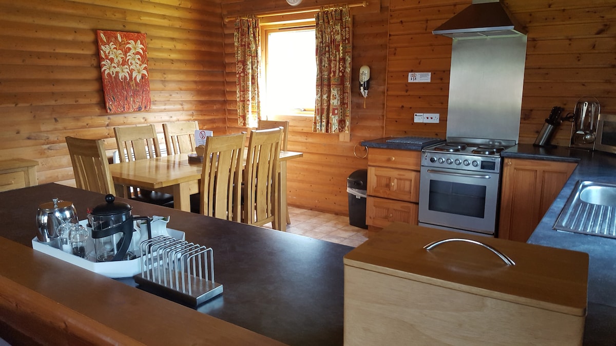 Dyfed 7 cosy self catering lodge