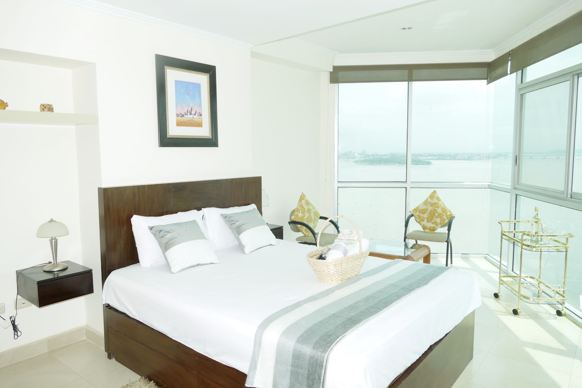 PentHouse Riverfront Guayaquil Hotel Wyndham