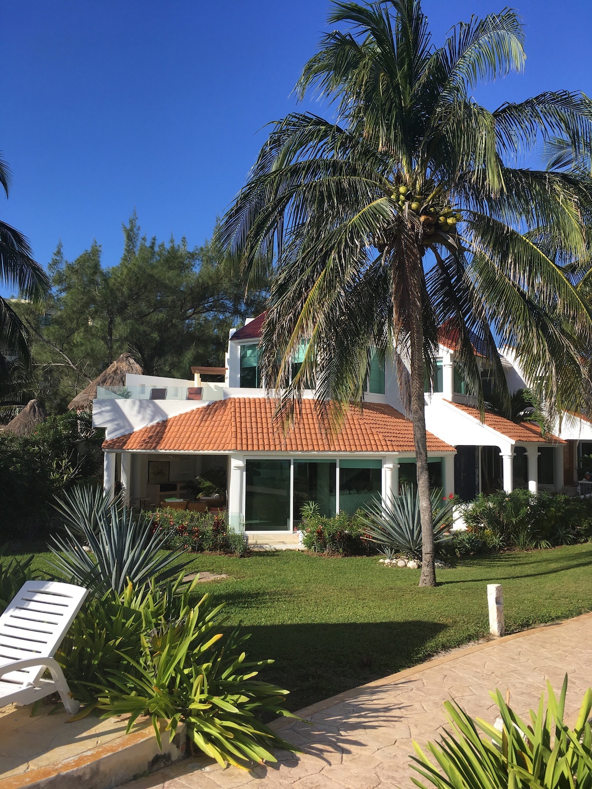 Fabulous luxury beachfront villa.