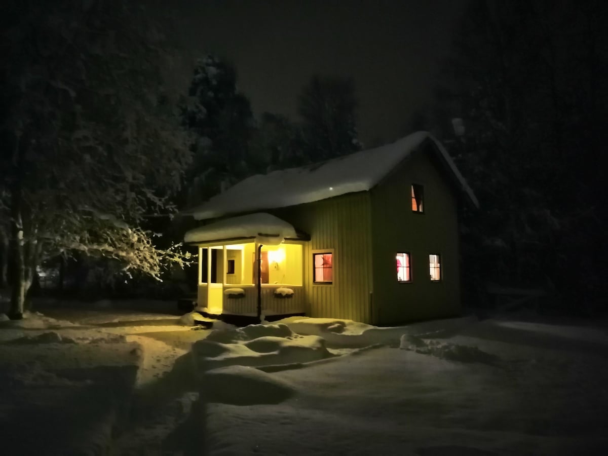 Lilla Lilo Gården -位于Frösön的迷人大型小屋