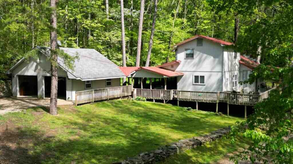 Callaway Cabin at the Pig Trail Scenic Byway