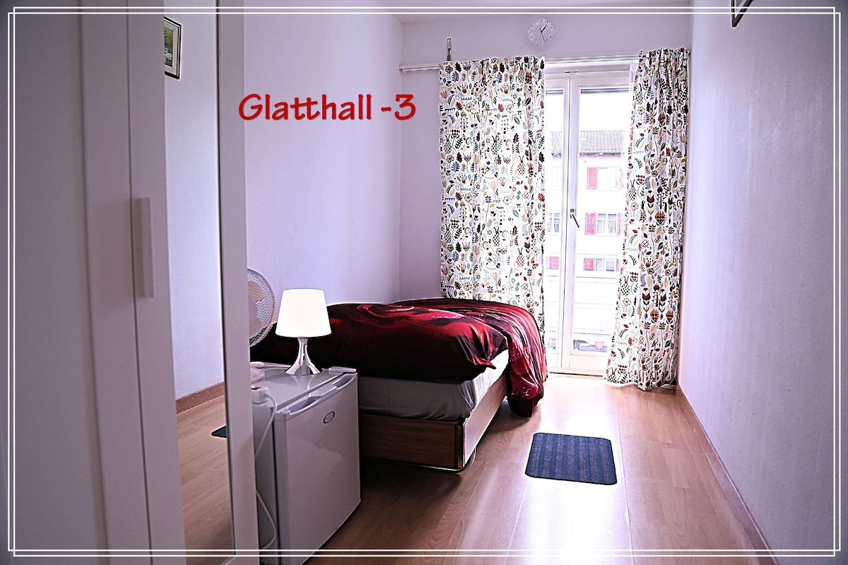 Back Packers
Glatthall 23