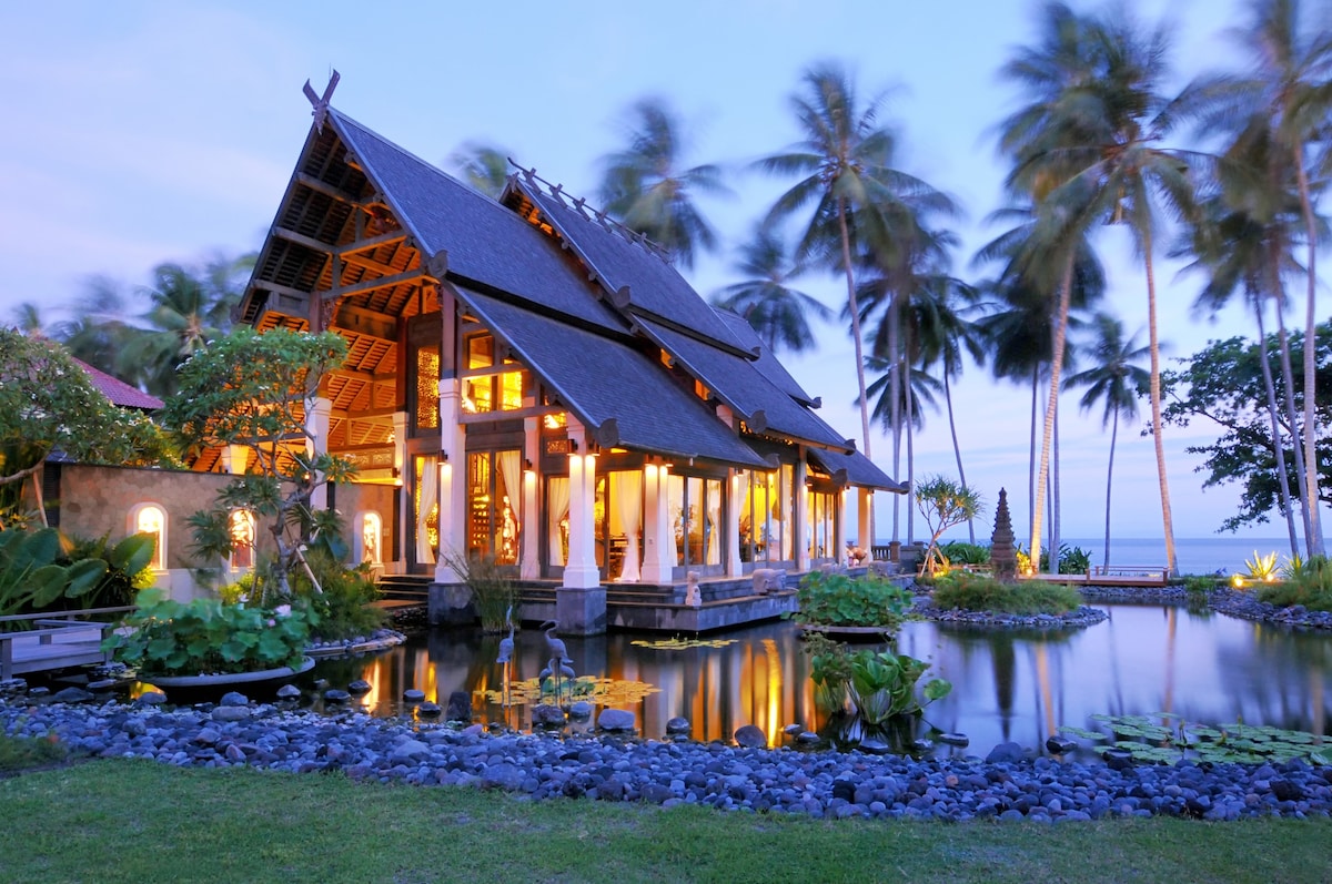 位于巴厘岛东部僻静的海滨别墅
