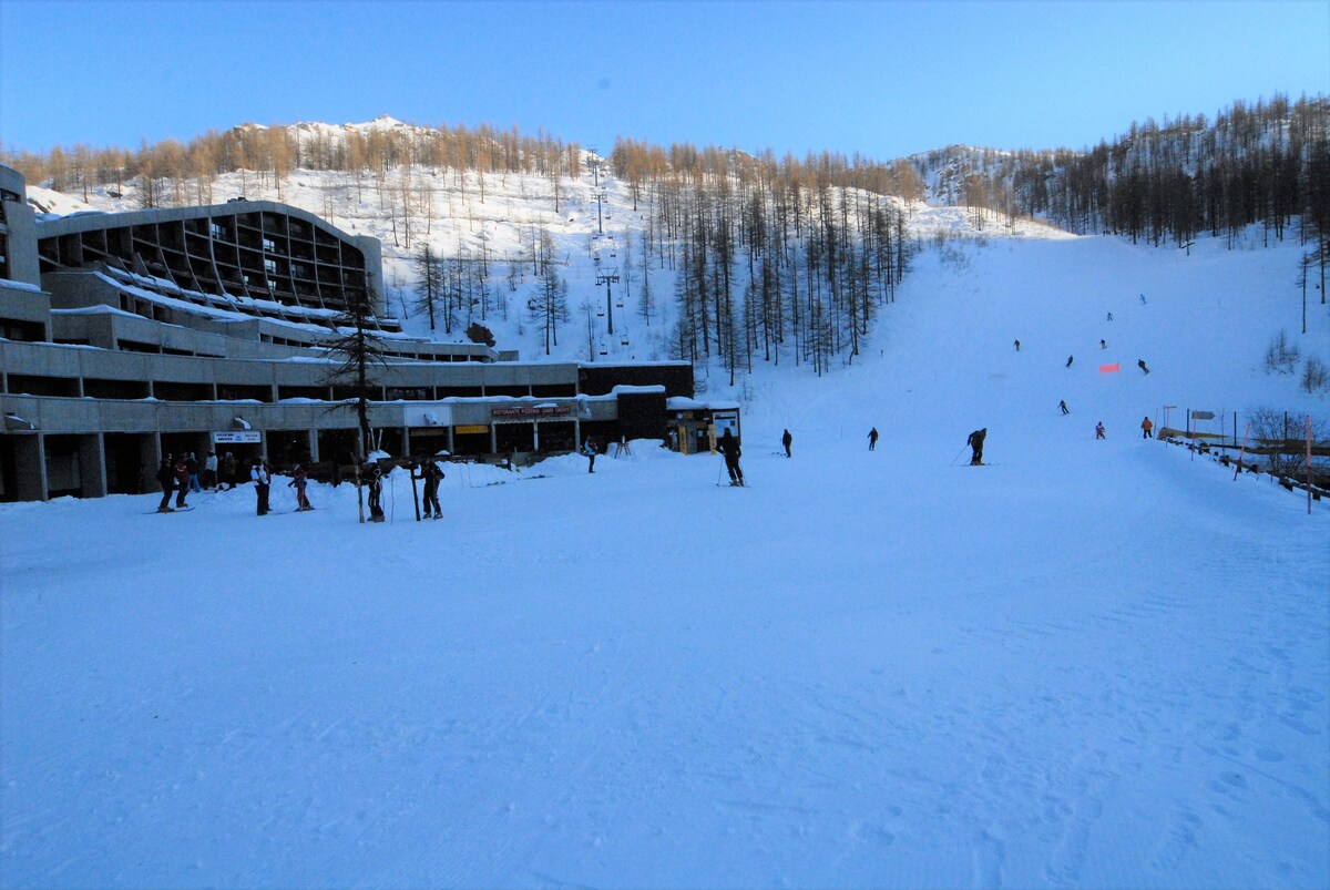 前滑雪斜坡Cervinia公寓，提供免费无线网络