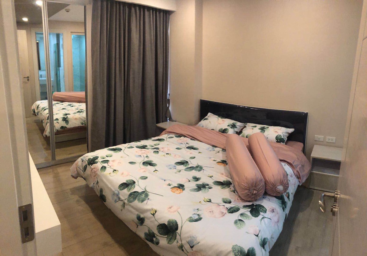 Seven seas condo resort Pattaya
七海公寓中天海滩  超大泳池36平米