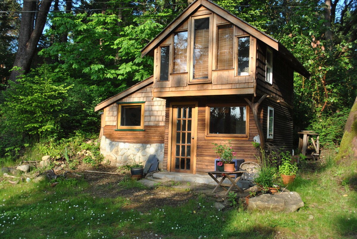 温馨滨水小屋